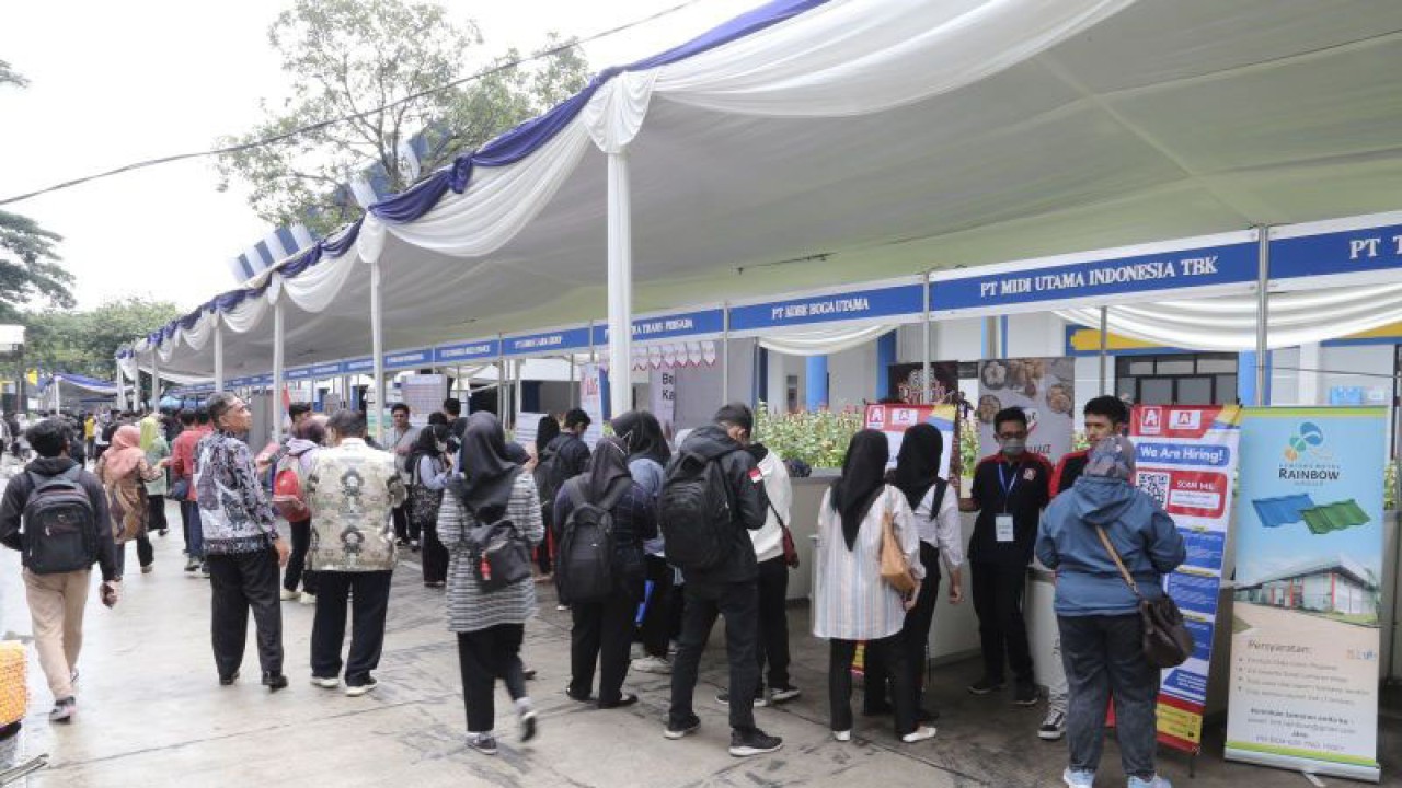 Kegiatan Job Fair di Stadion Benteng Reborn, pada 26-27 Februari 2023 lalu.