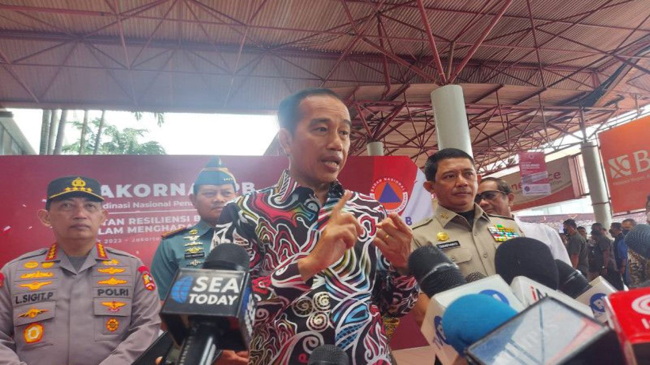 Presiden Joko Widodo menghadiri Rapat Koordinasi Nasional Penanggulangan Bencana di JI-Expo Kemayoran Jakarta, Kamis (2/3/2023) (ANTARA/Mentari Dwi Gayati)