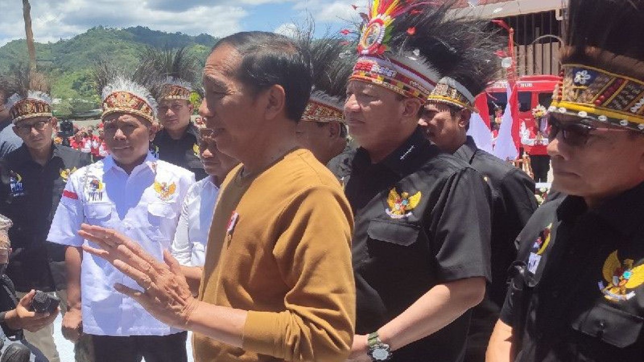 Presiden Joko Widodo di Jayapura. (ANTARA/Evarukdijati)