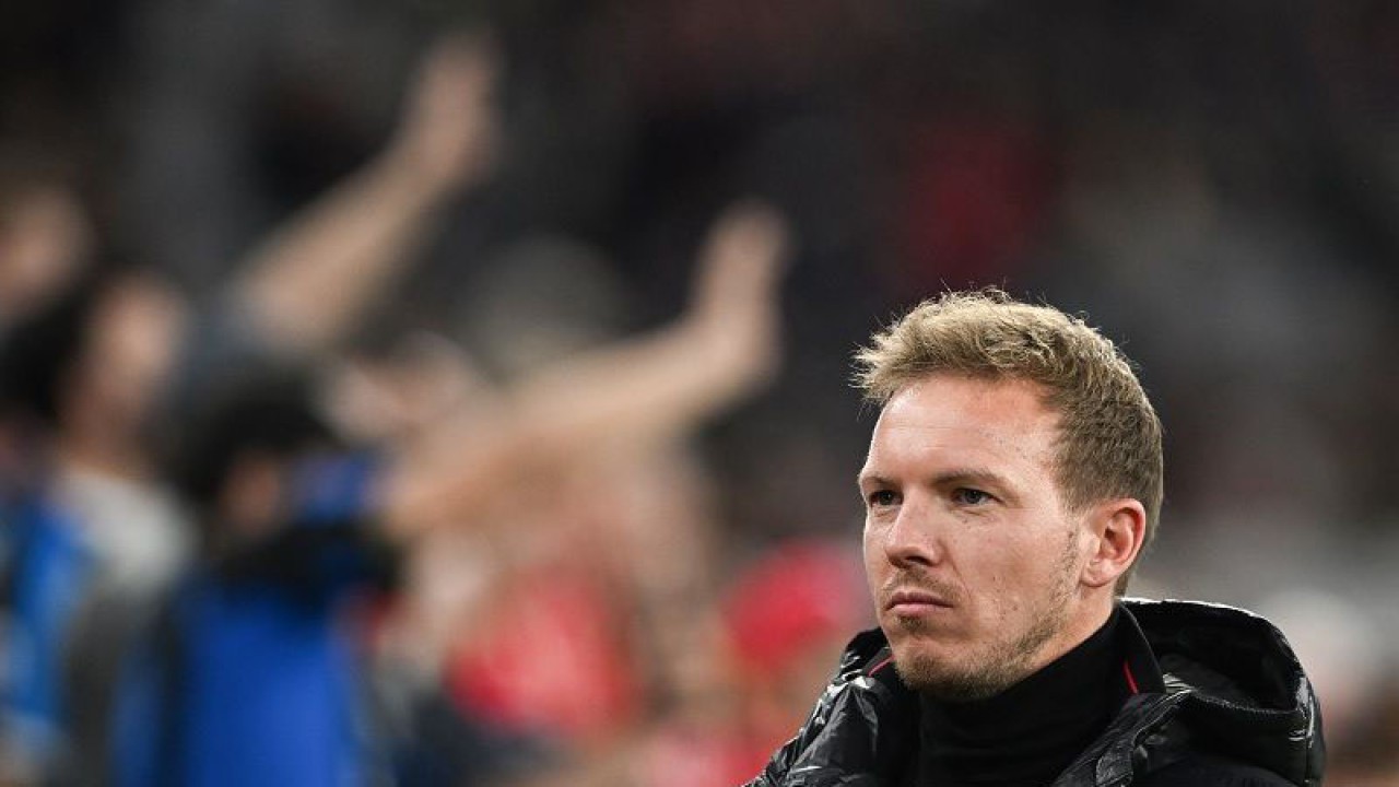 Manajer Bayern Muenchen Julian Nagelsmann saat mendampingi timnya menghadapi Inter Milan dalam laga pemungkas Grup C Liga Champions di Stadion Allianz Arena, Muenchen, Jerman, Selasa (1/11/2022) waktu setempat. (ANTARA/AFP/Christof Stache)