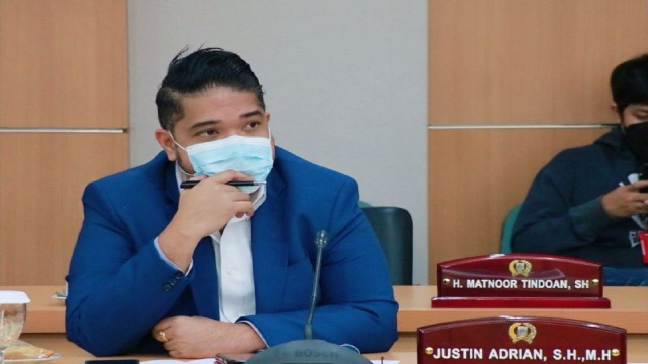 Anggota Komisi D DPRD DKI Jakarta Justin Adrian Untayana memberikan keterangan dalam rapat komisi di Gedung DPRD DKI Jakarta beberapa waktu lalu. (ANTARA/HO-DPRD DKI Jakarta)