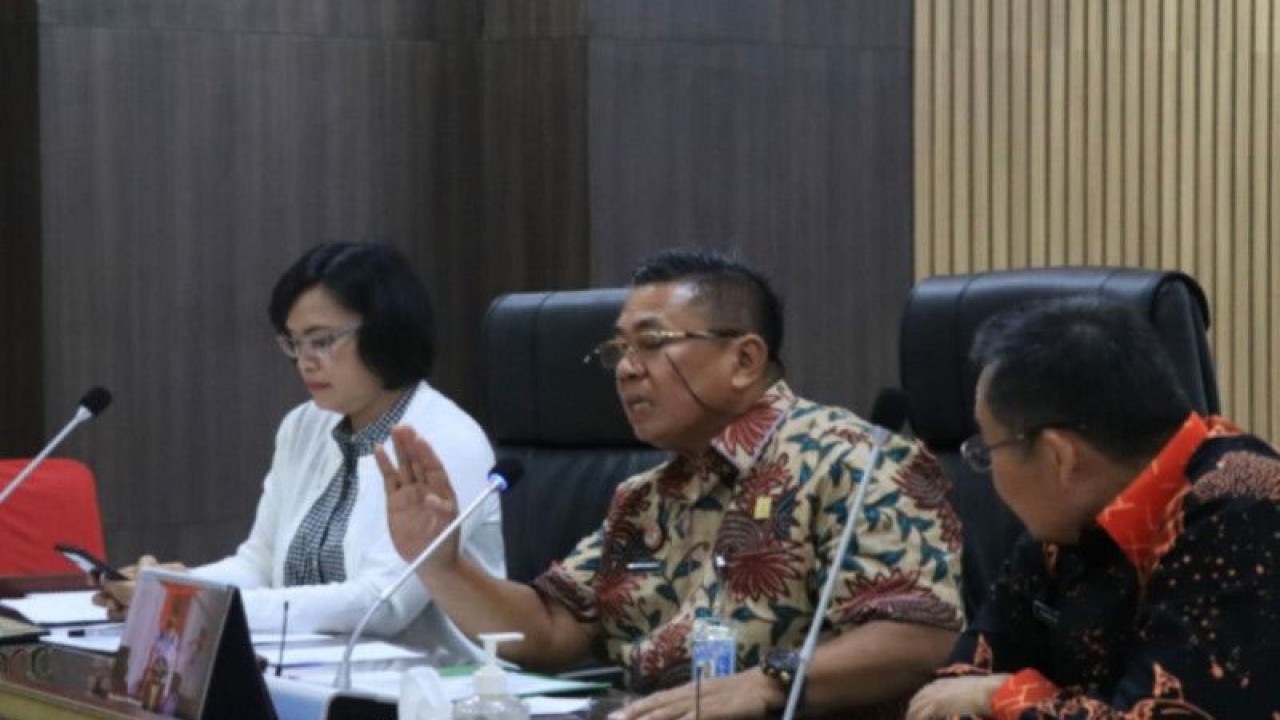 Kepala Divisi Pelayanan Hukum dan HAM, Kanwil Kemenkumham Sumsel, Parsaoran Simaibang. (ANTARA/Yudi Abdullah/23)