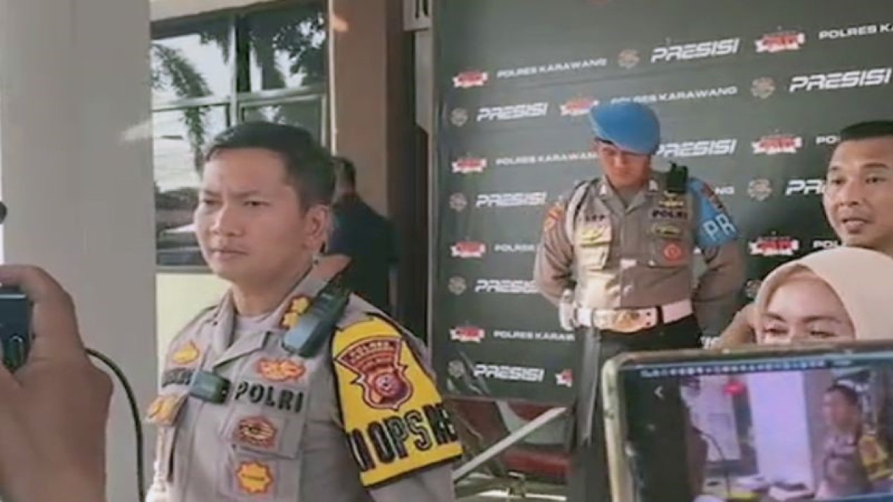 Kapolres Karawang AKBP Wirdhanto Hadicaksono. ANTARA/Ali Khumaini