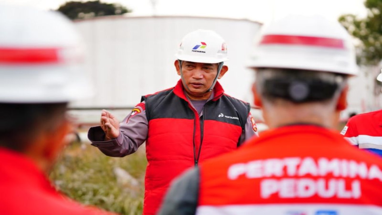 Kapolri Listyo Sigit Prabowo saat meninjau Depo Pertamina Plumpang, Jakarta Utara. ANTARA/HO-Humas Polri
