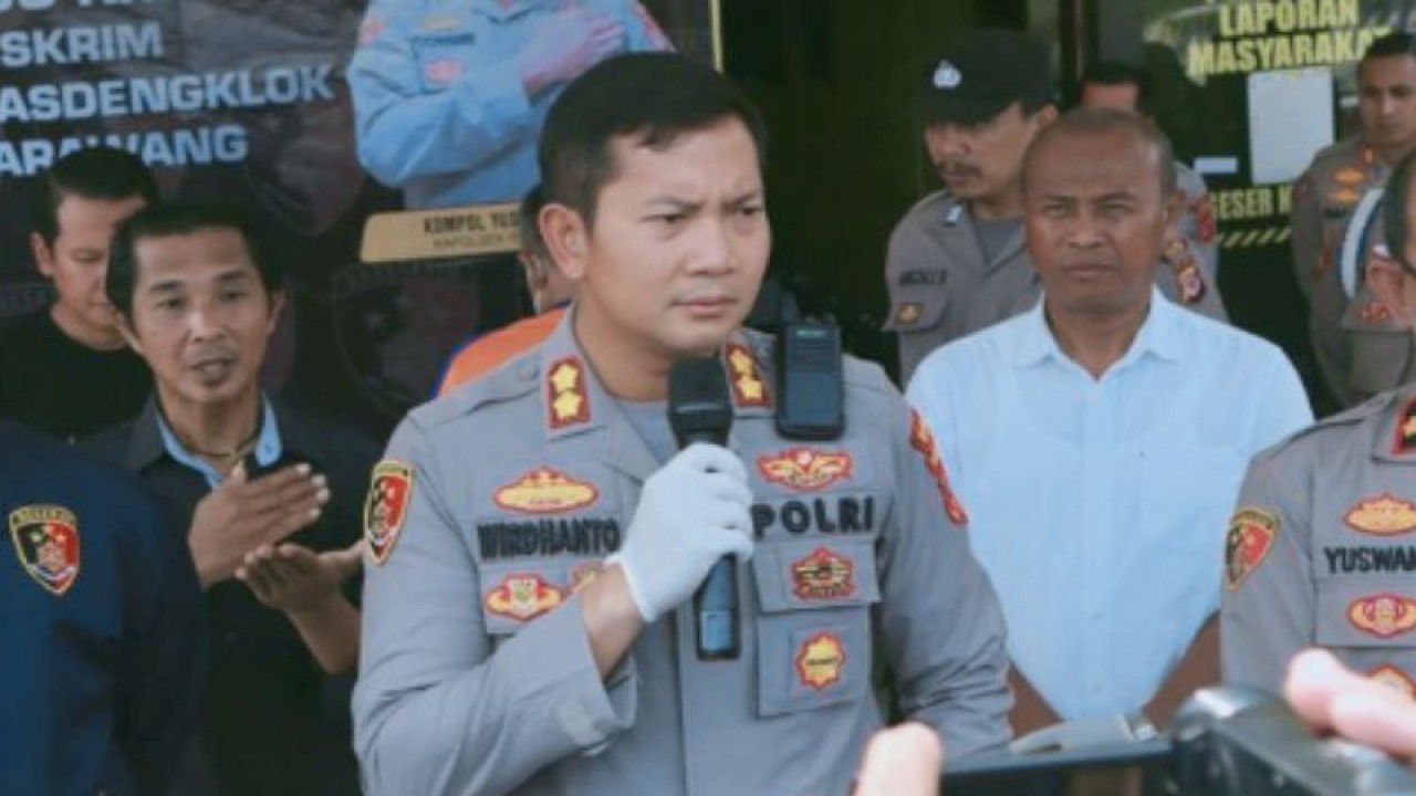 Kapolres Karawang, AKBP Wirdhanto Hadicaksono. (ANTARA/Ali Khumaini)