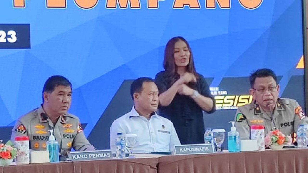 Karo Laboratorium Pusdokkes Polri Brigjen Pol dr Prima Heru (paling kanan) saat konferensi pers di RS Polri, Kramat Jati, Jakarta Timur, Rabu (8/3/2023). ANTARA/Syaiful Hakim