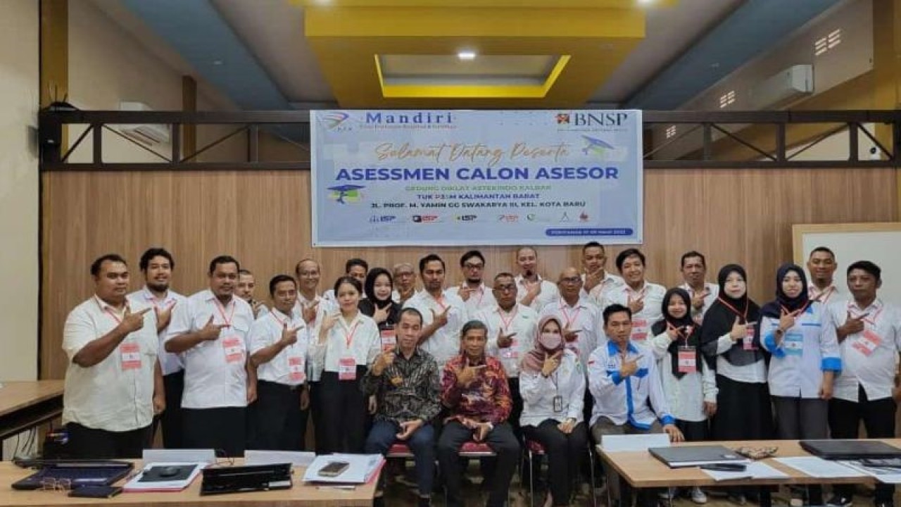 Kegiatan pelatihan asesmen calon asesor konstruksi yang digelar Astekindo Kalbar (ANTARA/Dedi)