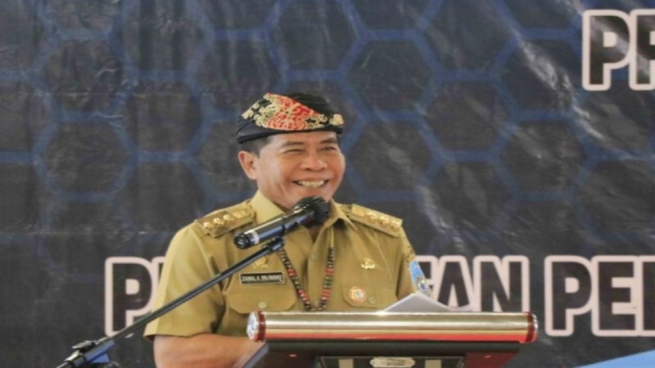 Gubernur Kalimantan Utara Zainal Arifin Paliwang saat rapat Tim Pengawasan Orang Asing (Timpora) di Tanjung Selor, Bulungan, Selasa (7/3). ANTARA/HO-DKISP Provinsi Kaltara.
