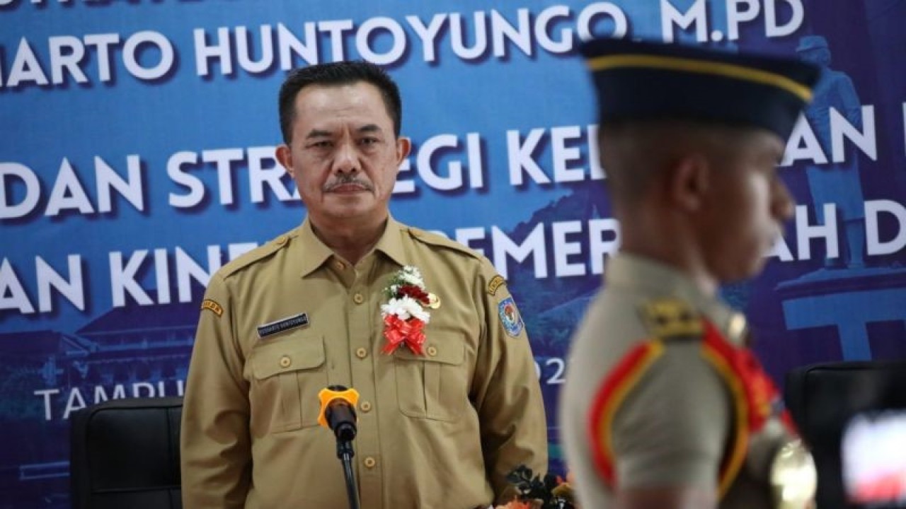 Kepala BSKDN Kemendagri Yusharto Huntoyungo dalam kuliah umum "Tugas dan Fungsi BSKDN" yang diselenggarakan IPDN Sulawesi Utara di Sulawesi Utara, Selasa (28/3/2023). (ANTARA/HO-Humas BSKDN Kemendagri)