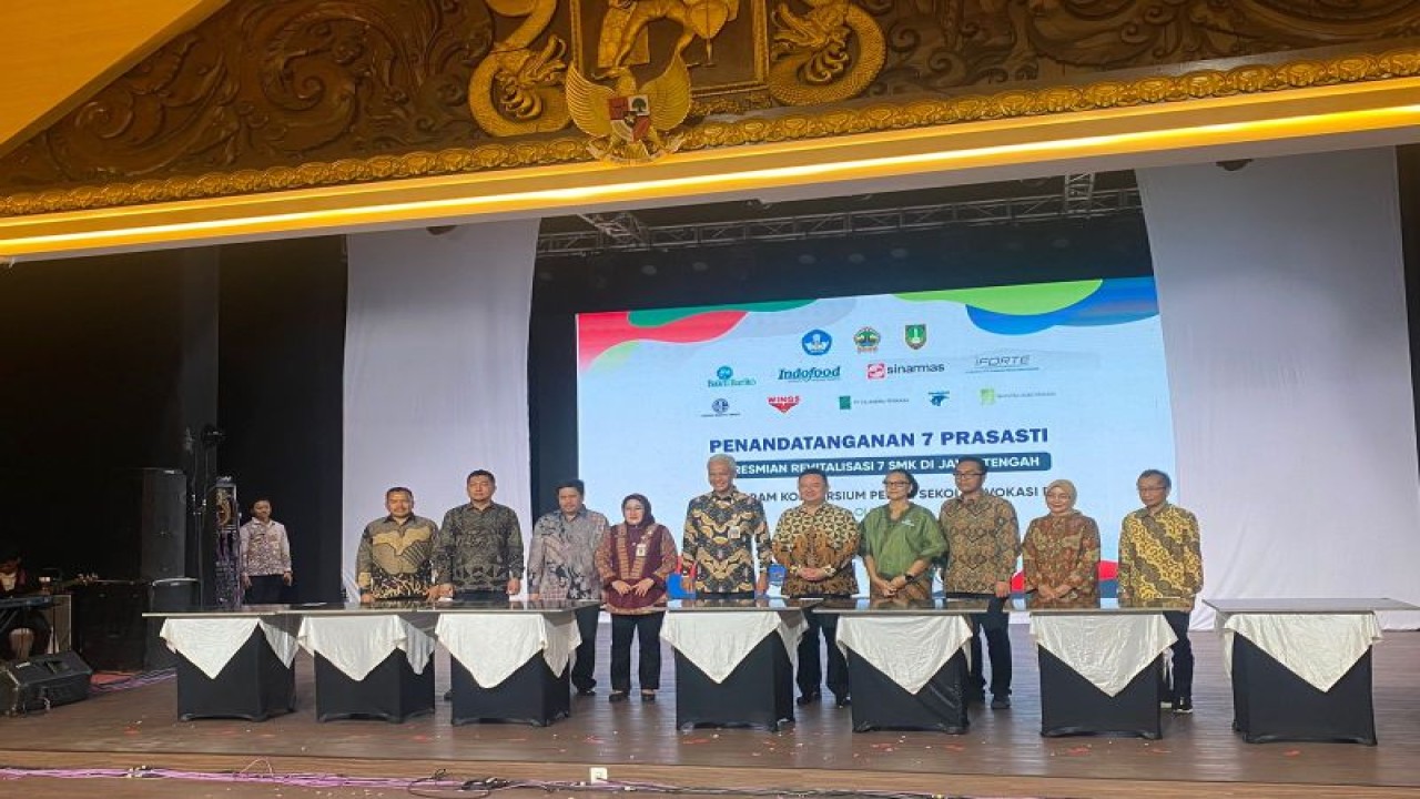 Kementerian Pendidikan, Kebudayaan, Riset dan Teknologi (Kemendikbudristek) bersama Pemerintah Daerah Provinsi Jawa Tengah dan Konsorsium Pengusaha RI Peduli Vokasi di Surakarta, Jawa Tengah, Rabu (1/3/2023). (ANTARA/HO-Kemendikbudristek)