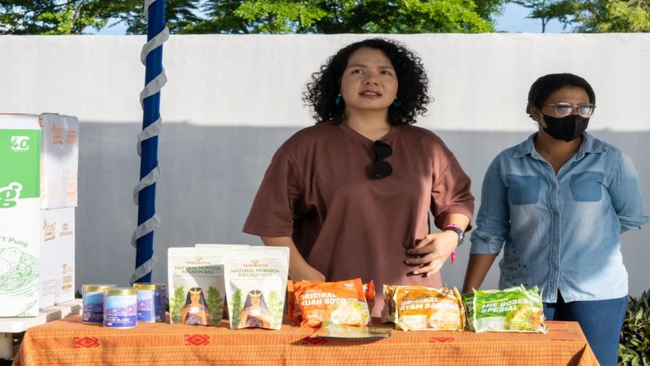 Salah satu UMKM terlibat dalam kegiatan bazar UMKM (market day) yang digelar Kantor Wilayah Ditjen Perbendaharaan Provinsi NTT Kementerian Keuangan di Kota Kupang. (ANTARA/HO-Kanwil DJPb Provinsi NTT Kemenkeu)