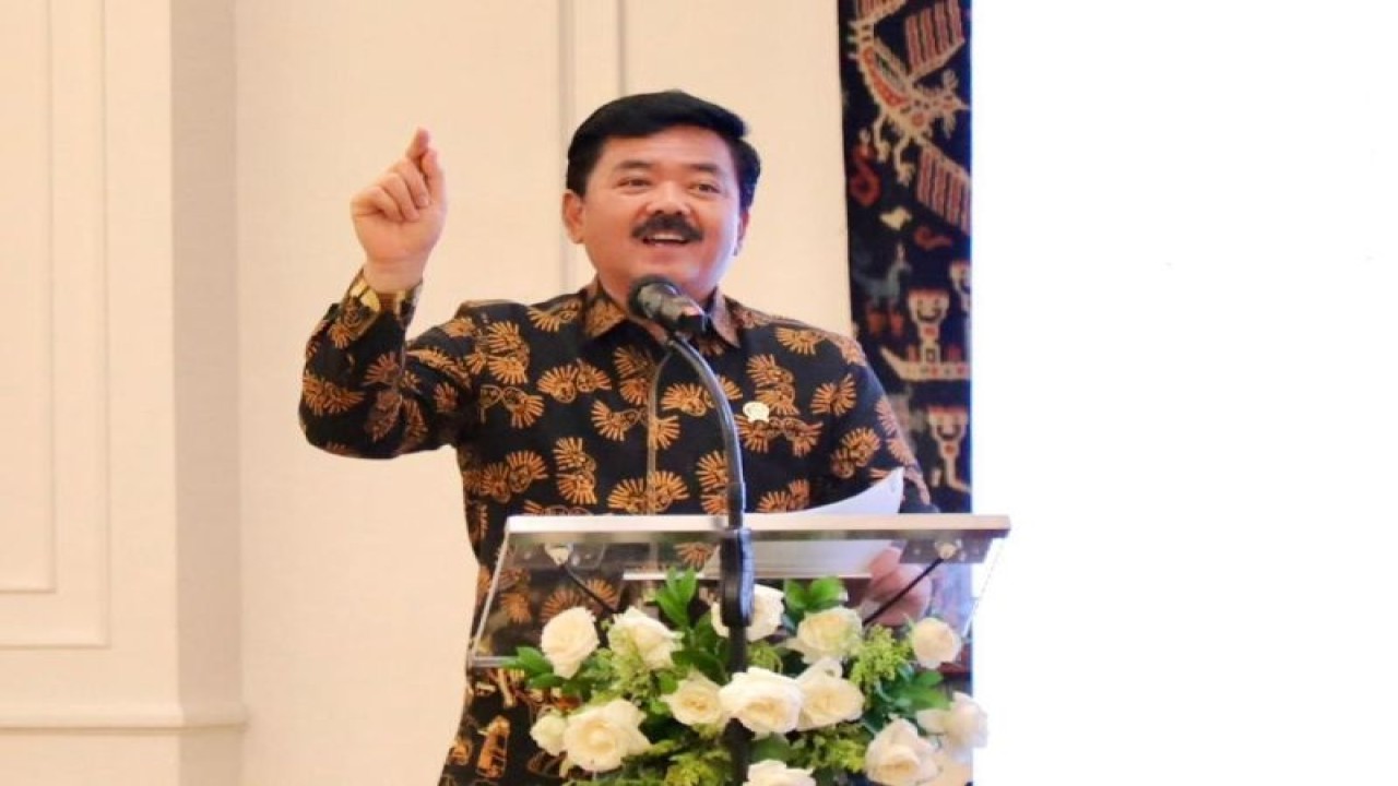 Menteri Agraria dan Tata Ruang/Kepala Badan Pertanahan Nasional (ATR/BPN) Hadi Tjahjanto saat peluncuran program Pembayaran Penerimaan Negara Bukan Pajak Elektronik (e-PNBP) di Jakarta, Senin (20/3/2023). (ANTARA/Ho/Kementerian ATR/BPN/dok.Pri)