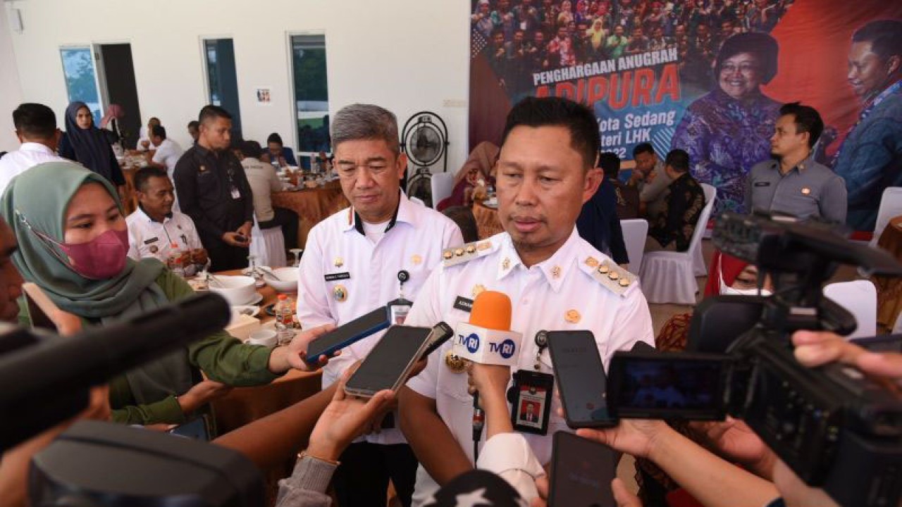 Pj Wali Kota Kendari Asmawa Tosepu. (Antara/La Ode Muh Deden Saputra)