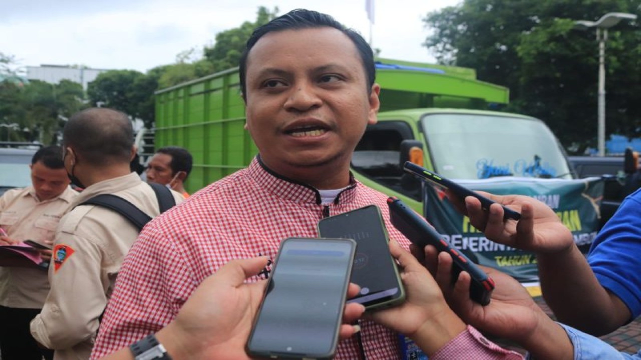 Kepala Bagian Kesra Pemkot Ambon, Fenly Masawoy. FOTO ANTARA/Penina F Mayaut.