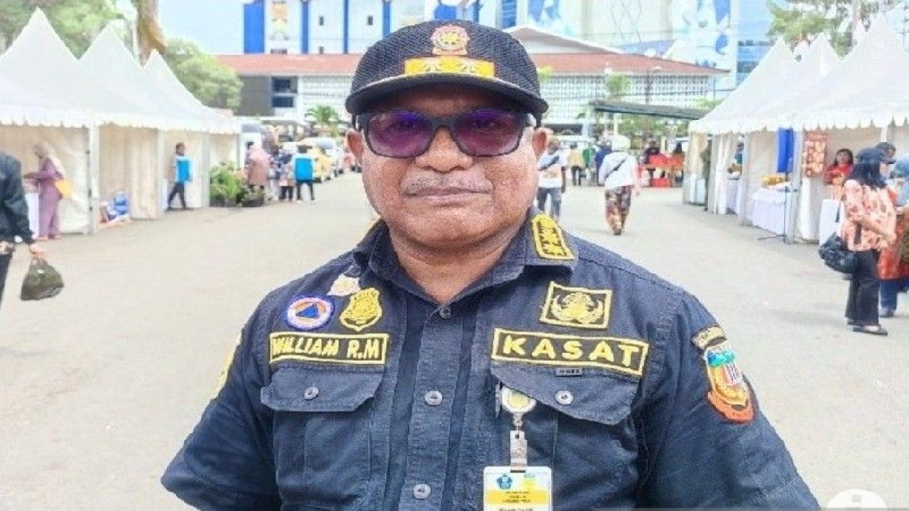 Kepala BPBD Papua William Manderi. (ANTARA/Evarukdijati)