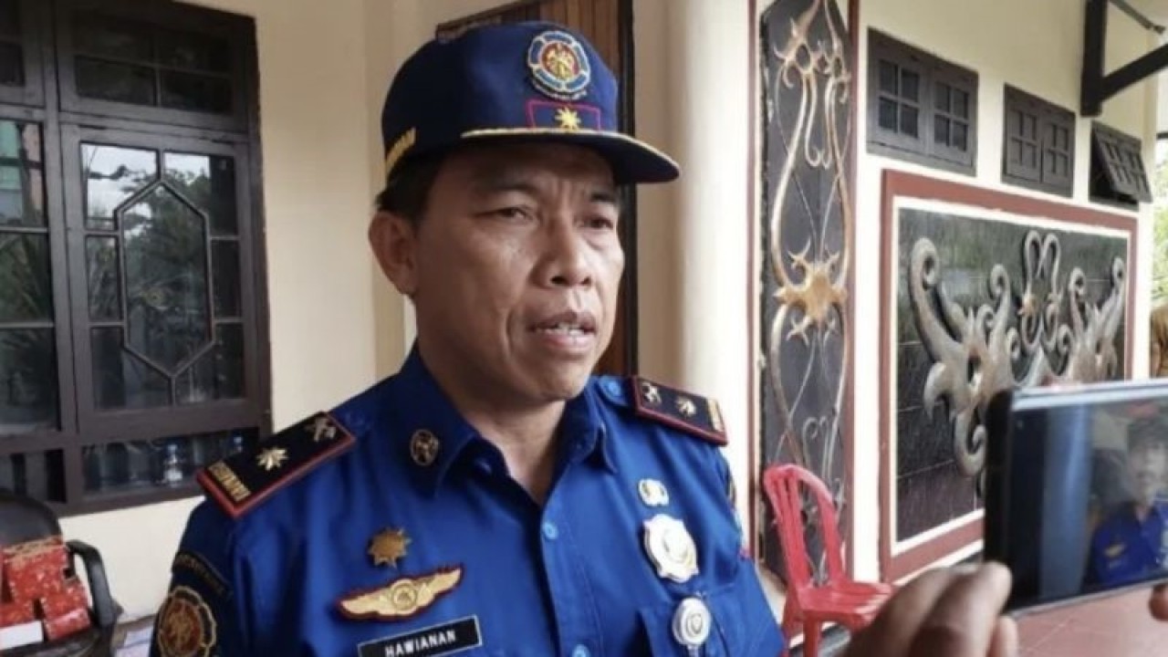 Kepala Dinas Damkar dan Penyelamatan Kotawaringin Timur Hawianan. (ANTARA/Norjani)