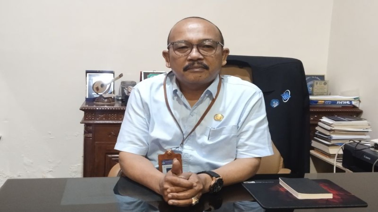 Kepala Kantor Bahasa Provinsi Maluku, Sahril. ANTARA/Penina F Mayaut.