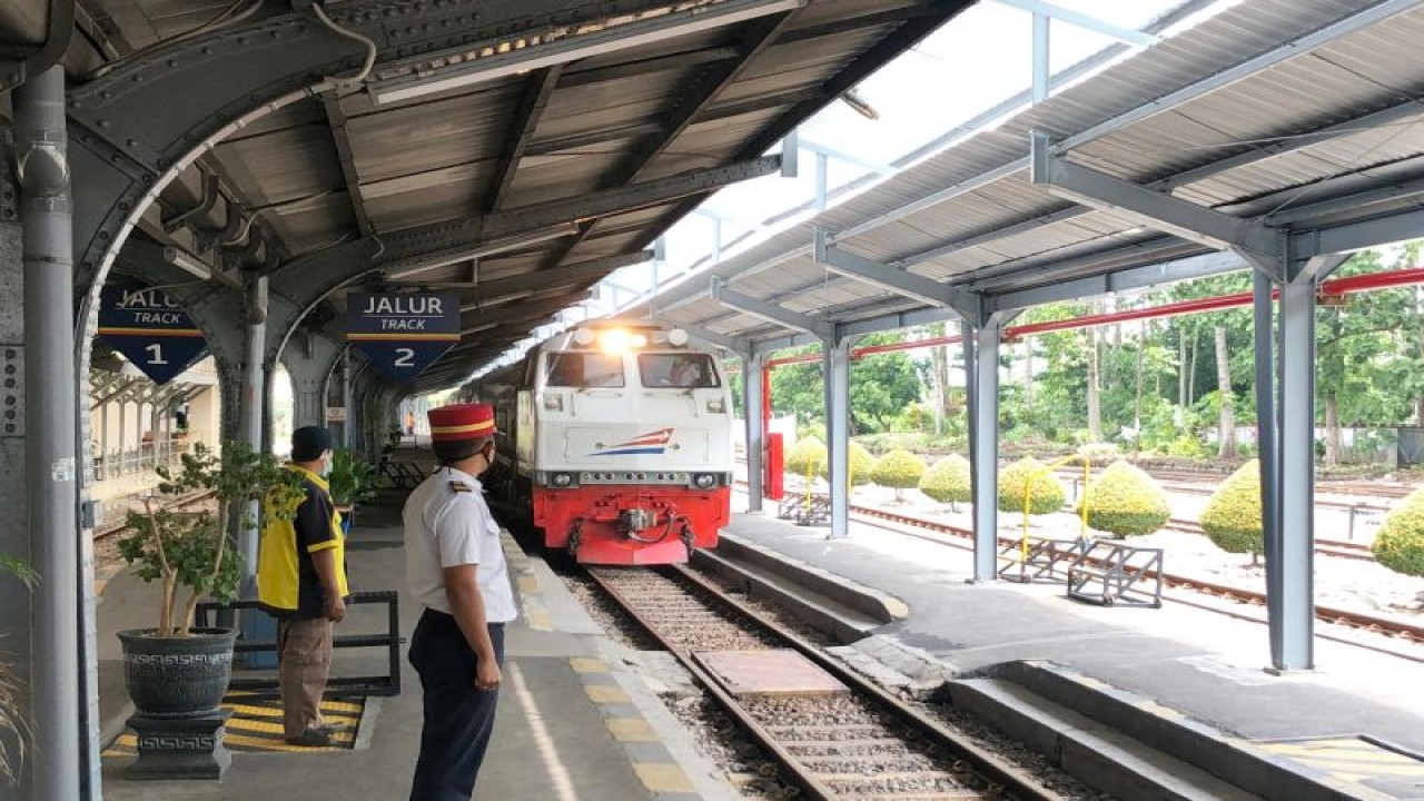 Ilustrasi kereta akan melaju di wlayah Daop 9 Jember (ANTARA/HO-Humas KAI Daop 9 Jember)