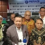 Ketua Umum DPN PERADI, Prof. Dr. Otto Hasibuan, S.H., M.M bersama jajaran pengurus-1678724243
