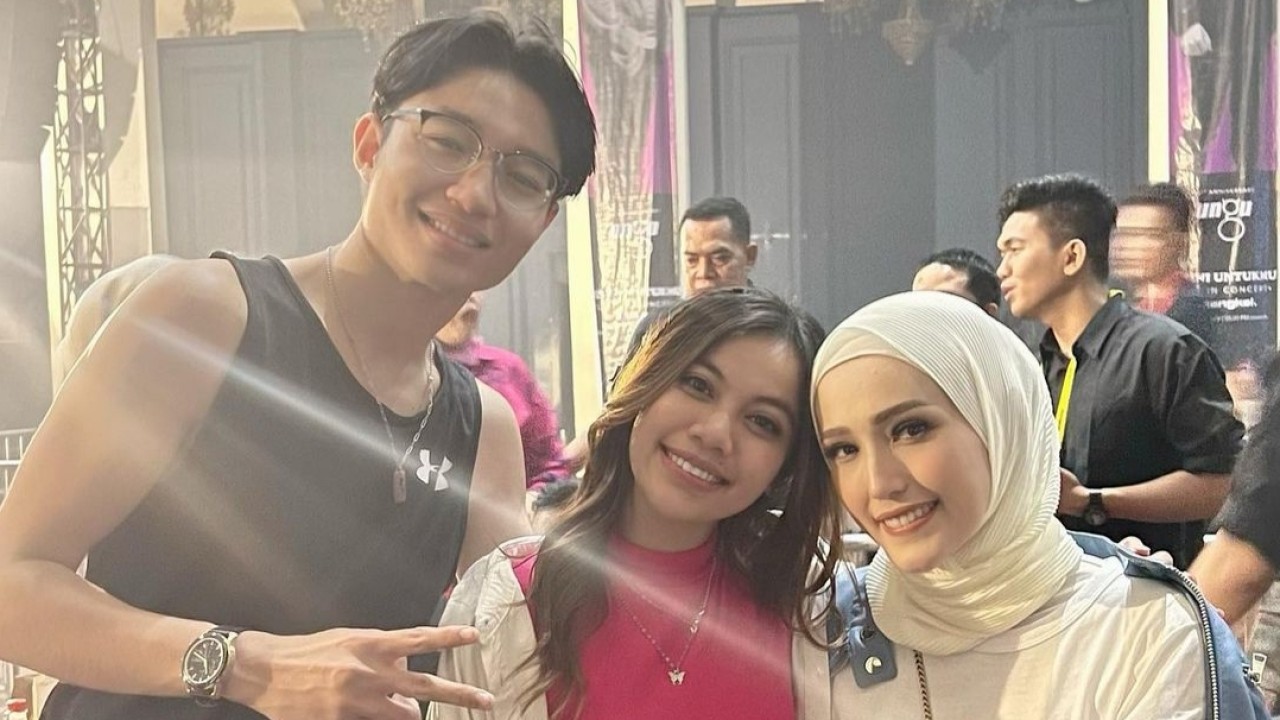 Kiesha Alvaro, Frislly Herlind dan Adelia Pasha/Instagram