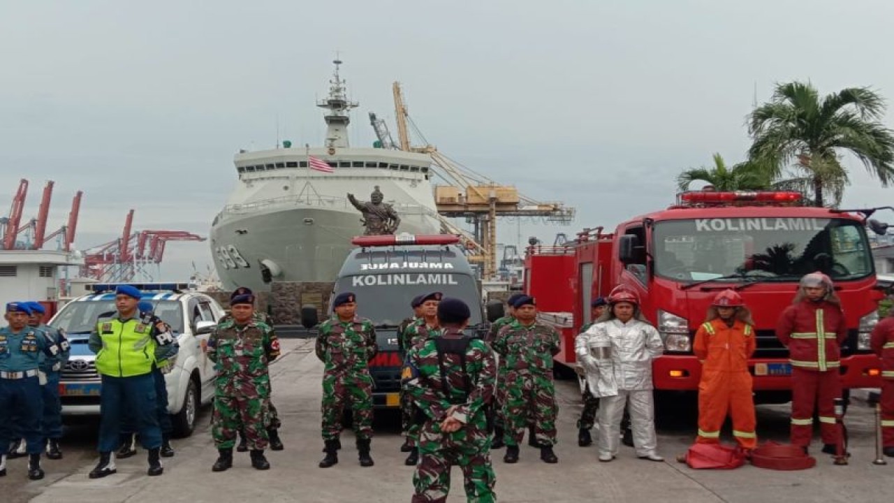 Komando Lintas Laut Militer menyiapkan personel cepat tanggap untuk membantu warga dan korban kebakaran Depo BBM Pertamina Plumpang. (ANTARA/HO-Dokumen Pribadi)