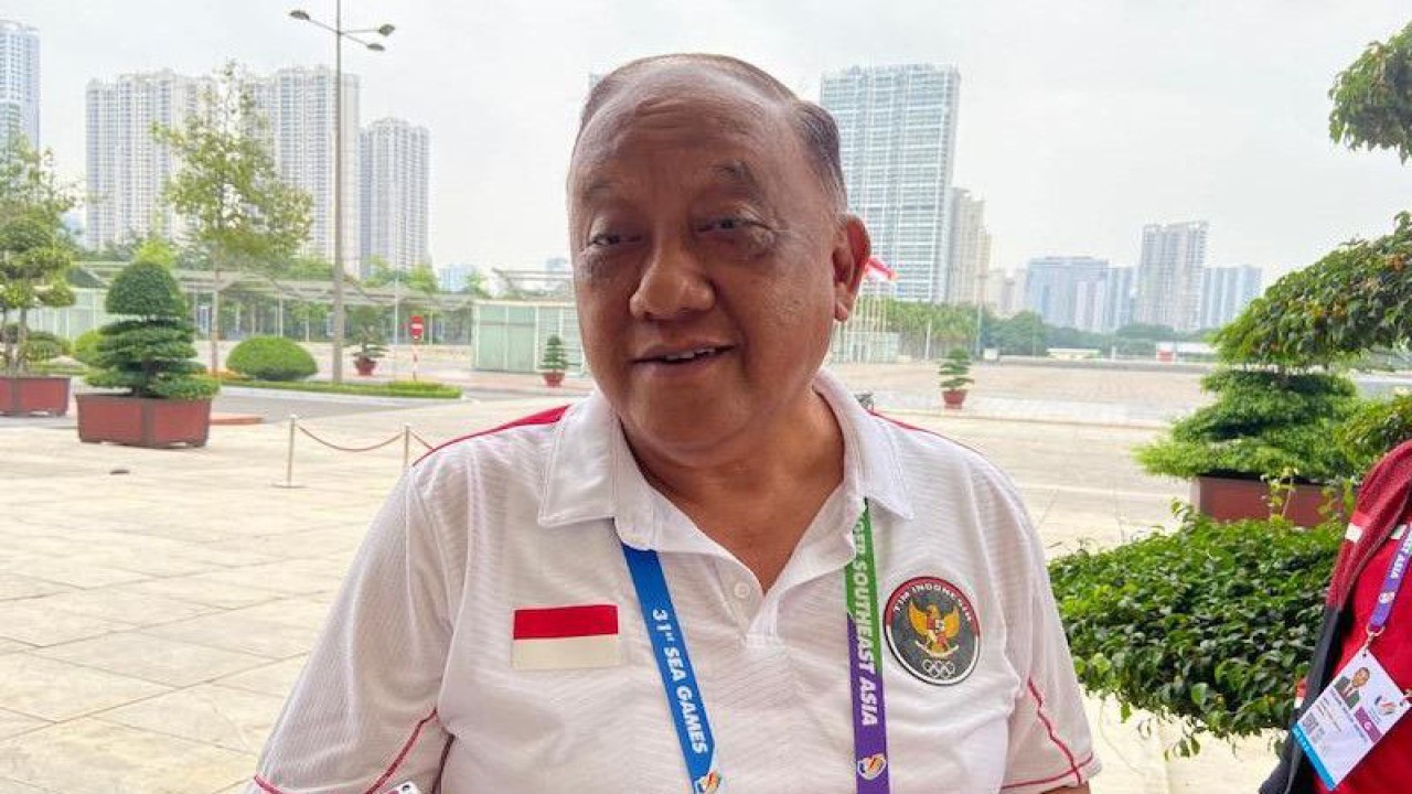 Ketua Umum Komite Olahraga Nasional Indonesia (KONI) Pusat Marciano Norman di Hanoi, Minggu (22/5/22) (ANTARA/Dolly Rosana)