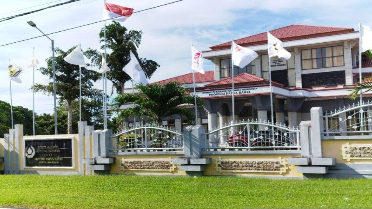 Gedung KONI Provinsi Papua Barat di Manokwari. ANTARA/Tri Adi Santoso