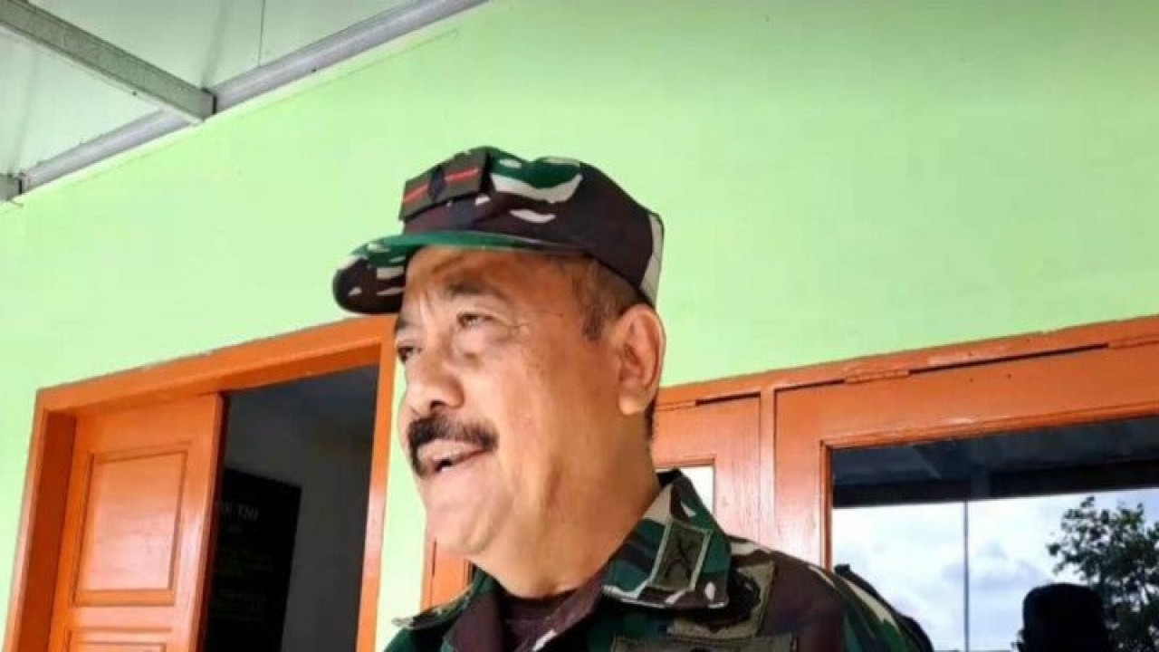 Danramil 01 Koja Mayor Infantri Ikhwan saat memberikan keterangan kepada wartawan di Jakarta Utara, Minggu (5/3/2023). ANTARA/Luthfia Miranda Putri