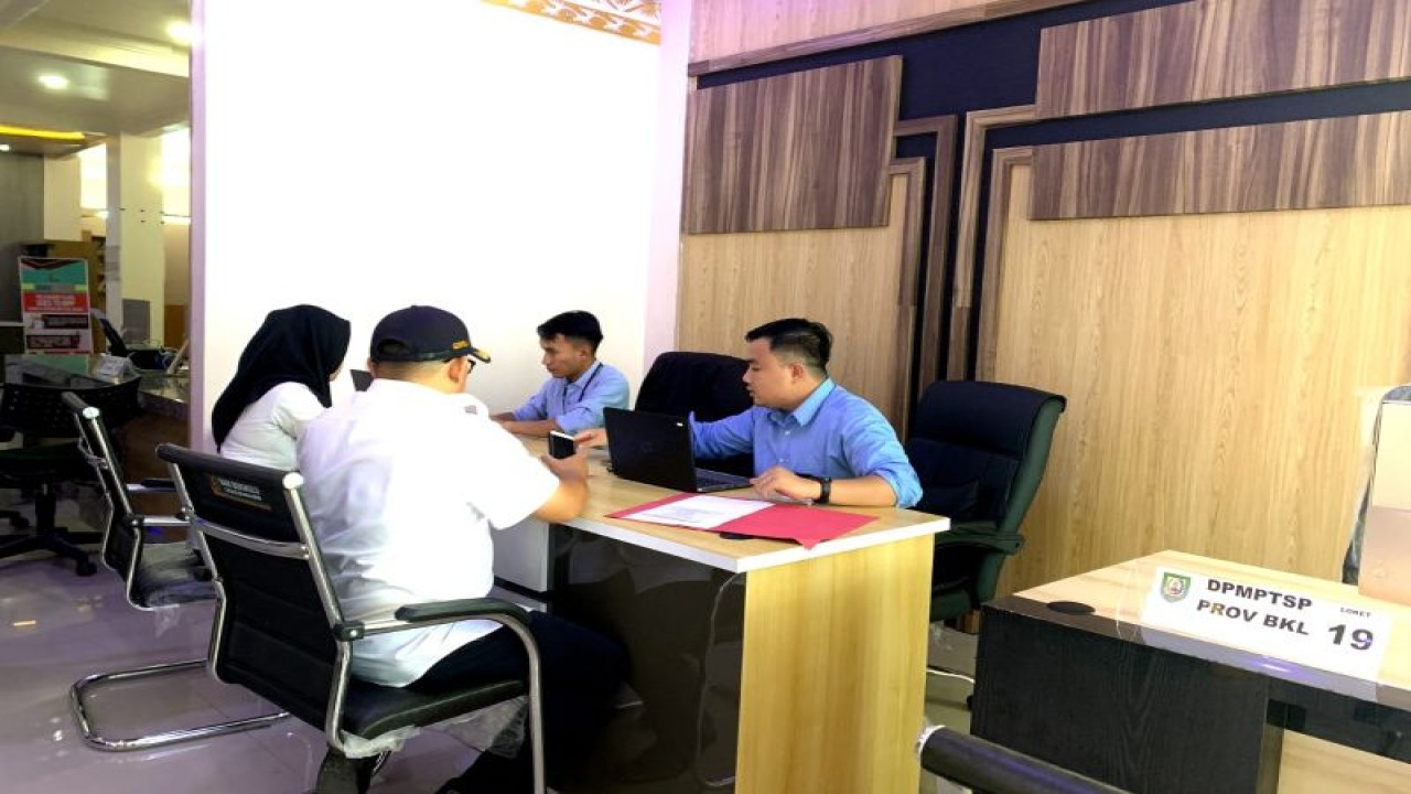 Pelayanan di pojok pajak yang disiapkan KPP Pratama Curup di Kabupaten Lebong. ANTARA/Ho-KPP Pratama Curup