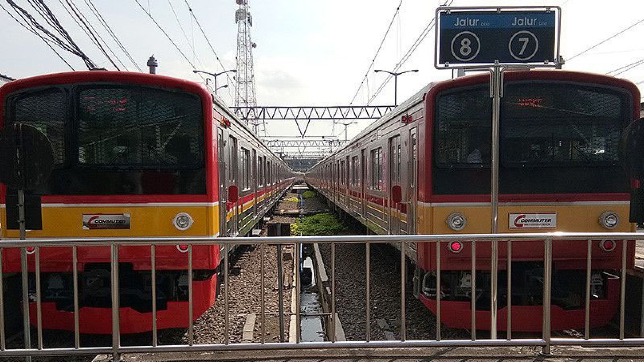 Arsip foto - Kereta Rel Listrik bersiap berangkat dari Stasiun Bogor, Jawa Barat, Minggu (20/2/2022). ANTARA/Dewa Ketut Sudiarta Wiguna/aa.