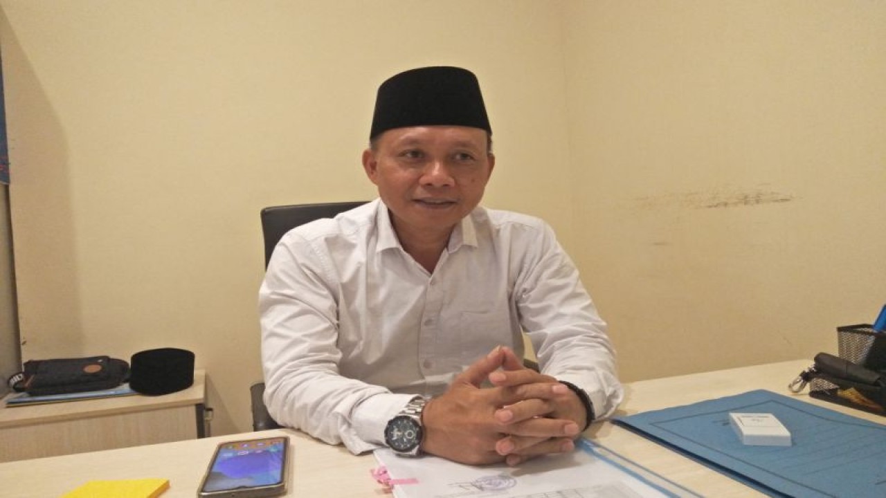 Kasi Penyelenggara Haji dan Umroh Kantor Kementerian Agama (Kemenag) Lombok Tengah, Samsul Hadi (ANTARA/Akhyar)