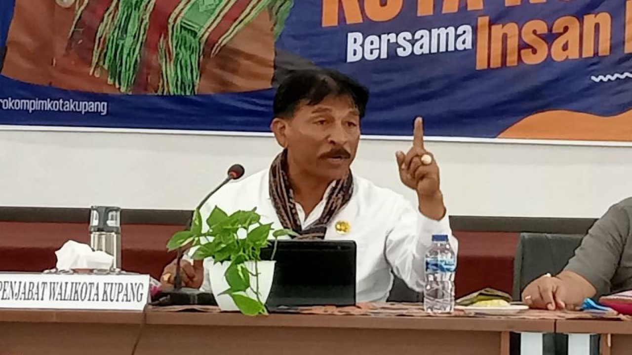 Penjabat Wali Kota Kupang, Provinsi Nusa Tenggara Timur George Melkianus Hadjoh (ANTARA/Benny Jahang)