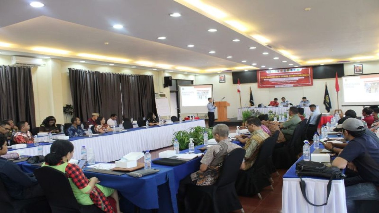 Rapat Pembentukan Tim Pengawasan Orang Asing Manggarai Barat di Labuan Bajo, Manggarai Barat, NTT, Kamis (23/2/2023). (ANTARA/HO-Imigrasi Labuan Bajo)
