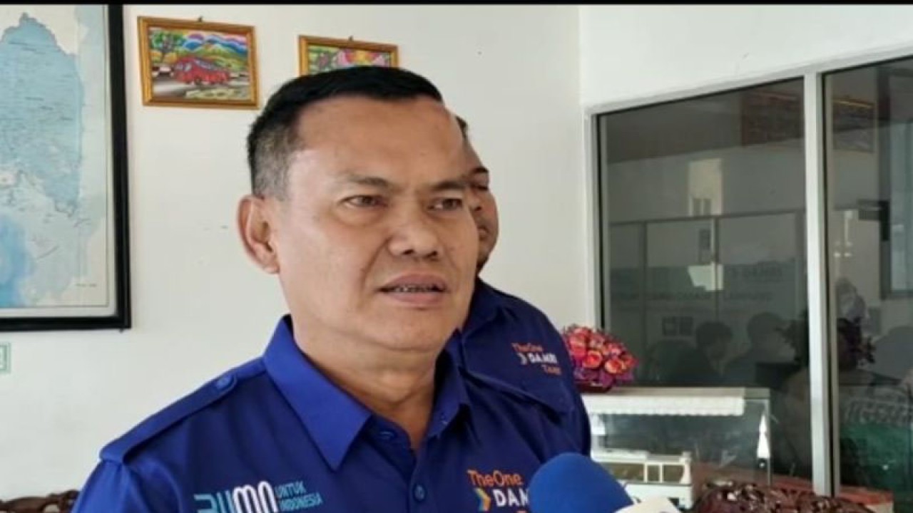 GM Damri Cabang Lampung, Ferdik Sakona, saat dimintai keterangan, di Bandarlampung, Rabu (29/3/2023). (ANTARA/Dian Hadiyatna)