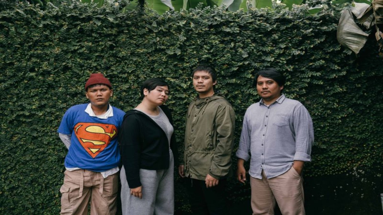 Grup band Fostan merilis single terbaru berjudul "Lepas Semua". (ANTARA/HO/demajors)