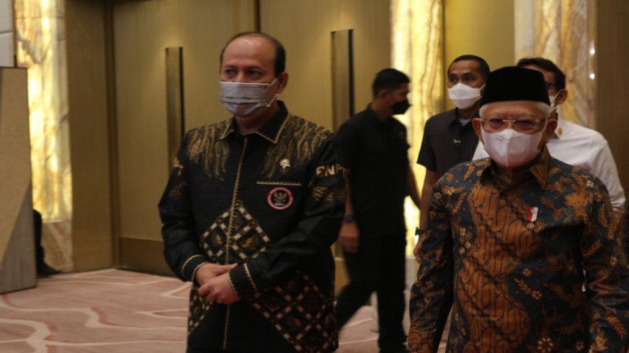 Wakil Presiden Ma'ruf Amin didampingi Kepala Badan Nasional Penanggulangan Terorisme (BNPT) Boy Rafli Amar menghadiri acara "Dialog Kebangsaan Bersama Partai Politik Dalam Rangka Persiapan Pemilu Tahun 2024" di Jakarta pada Senin (13/03/2023). (ANTARA/Desca Lidya Natalia)