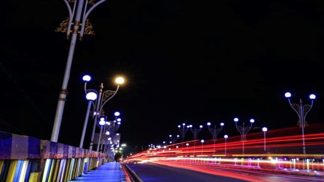 Ilustrasi _ Salah satu sudut Kota Madiun, Jatim yang diterangi oleh Penerangan Jalan Umum (PJU). ANTARA/HO-Diskominfo Kota Madiun