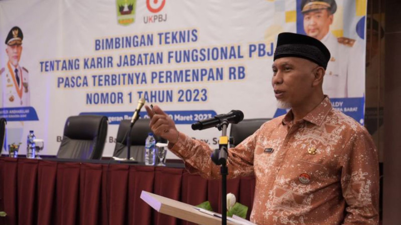 Gubernur Sumbar, Mahyeldi ingatkan pelaksana pengadaan barang dan jasa harus ikuti aturan. (ANTARA/Dok Biro Adpim Sumbar)