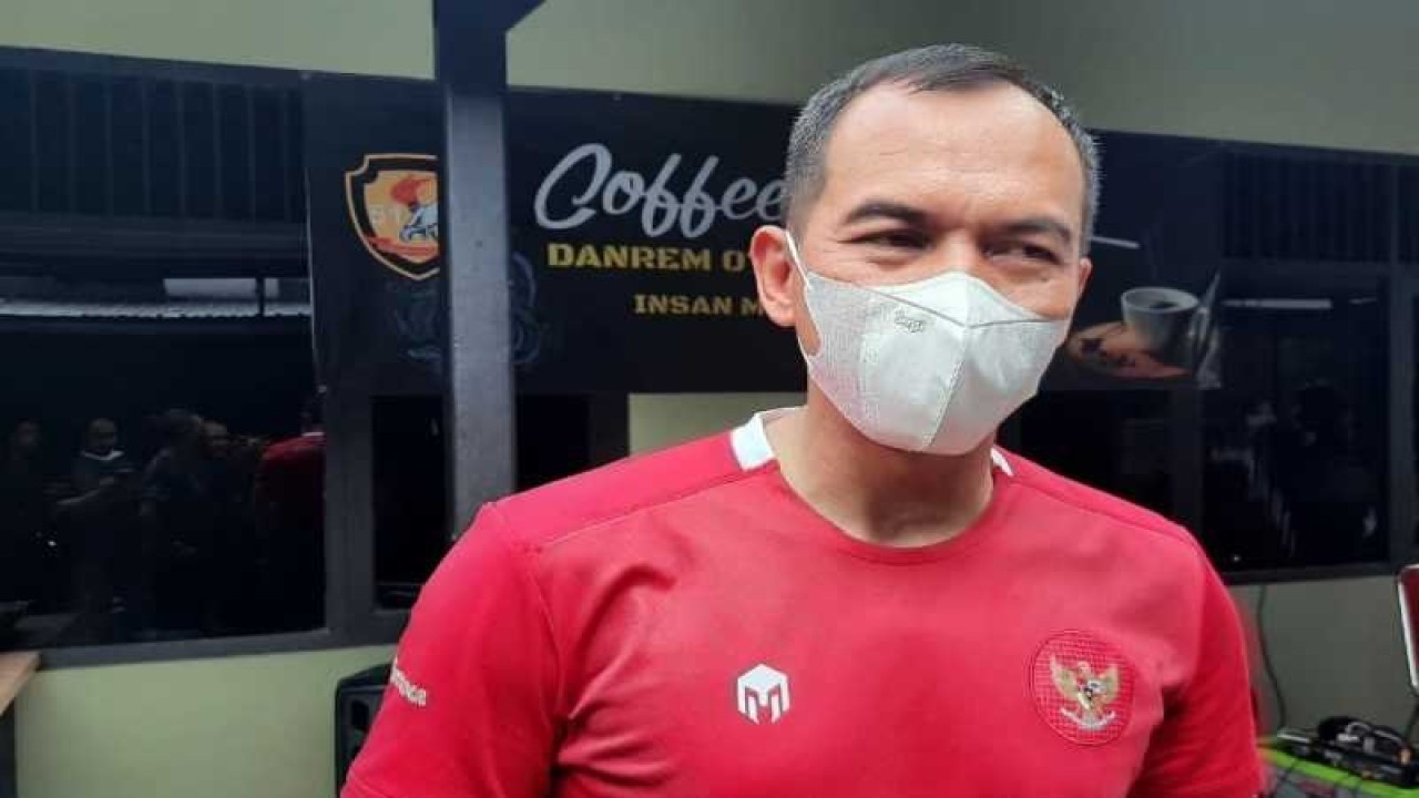 Dokumentasi - Komandan Korem 074/ Warastratama Surakarta Kolonel Inf. Deddy Suryadi saat memberikan keterangan soal program rumah tak layak huni di Makorem 074/Warastratama Surakarta, Jawa Tengah, Jumat (28/5/2021). (ANTARA/Bambang Dwi Marwoto)