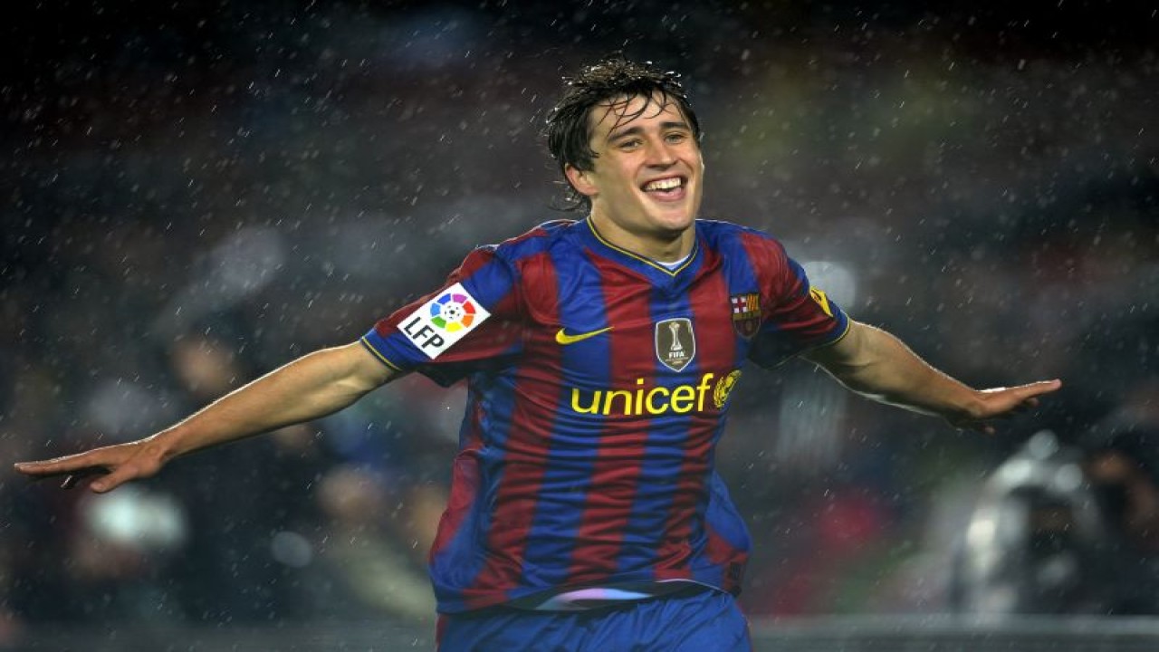 Selebrasi Bojan Krkic setelah mencetak gol untuk Barcelona dalam pertandingan Liga Spanyol lawan Tenerife di Camp Nou pada 4 Mei 2010. Bojan Krkic memutuskan pensiun sebagai pemain sepak bola di usia 32 tahun. ANTARA/AFP/LLUIS GENE