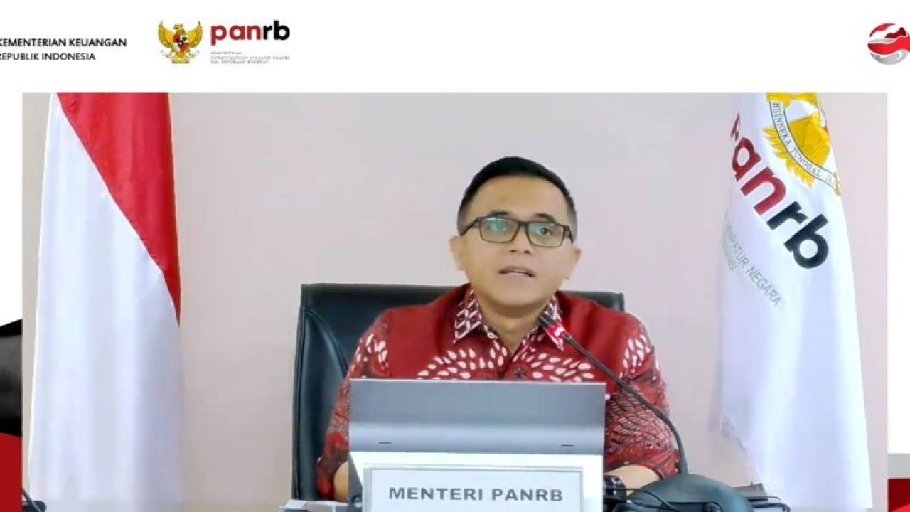 Tangkapan layar - Menpan RB Abdullah Azwar Anas saat memberikan keterangan pers mengenai THR dan Gaji ke-13, seperti dipantau lewat kanal YouTube Kementerian PAN RB di Jakarta, Rabu (29/3/2023). (ANTARA/Tri Meilani Ameliya)