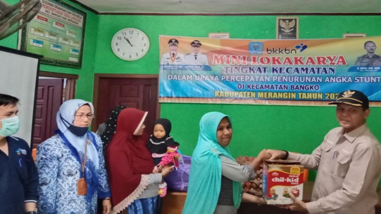 Acara pemberian pemerintah Kabupaten (Pemkab) Merangin terus berkomitmen dalam aksi percepatan penurunan angka stunting di daerahnya, Rabu,(29/3/23).(ANTARA/HO)