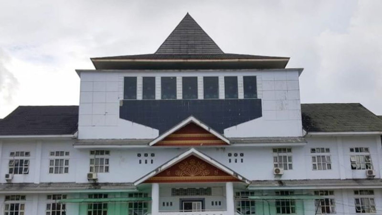 Suasana depan Kantor Bupati Mukomuko, Jumat (17/2/2023) ANTARA/HO-Istimewa.