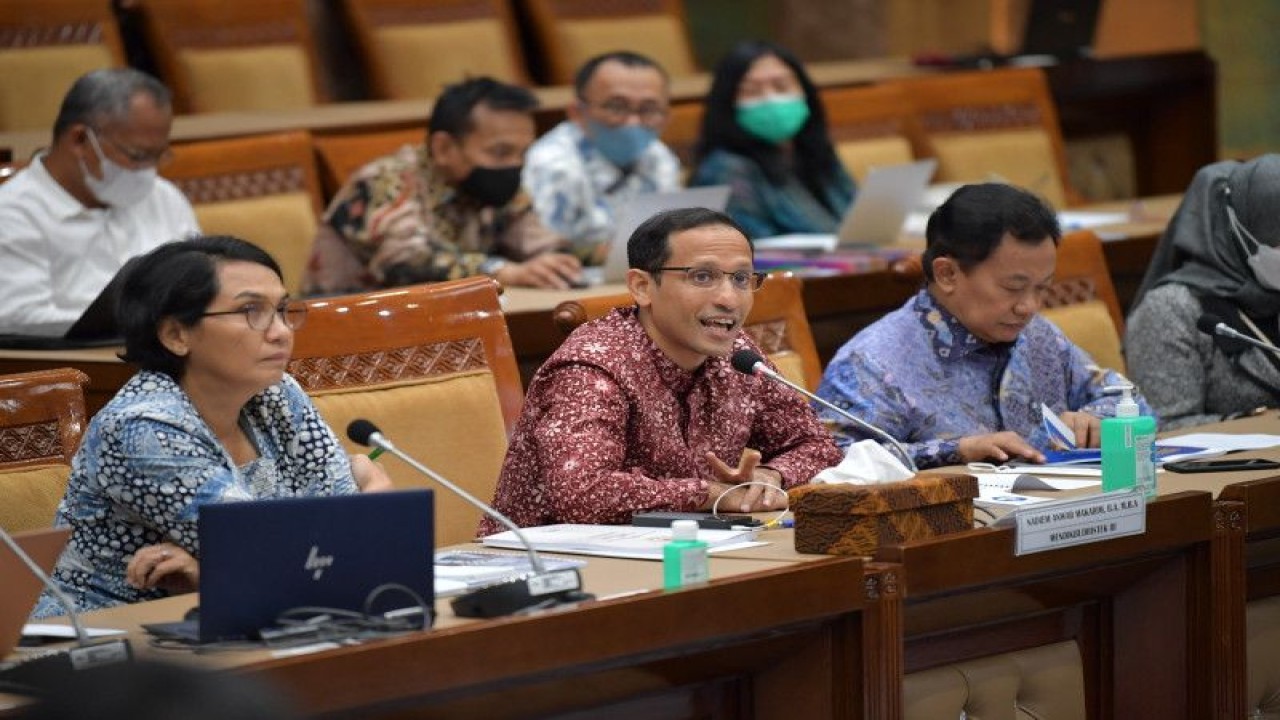 Menteri Pendidikan, Kebudayaan, Riset, dan Teknologi (Mendikbudristek) Nadiem Anwar Makarim di Jakarta, Jumat (31/3/2023). (ANTARA/HO-Kemendikbudristek)