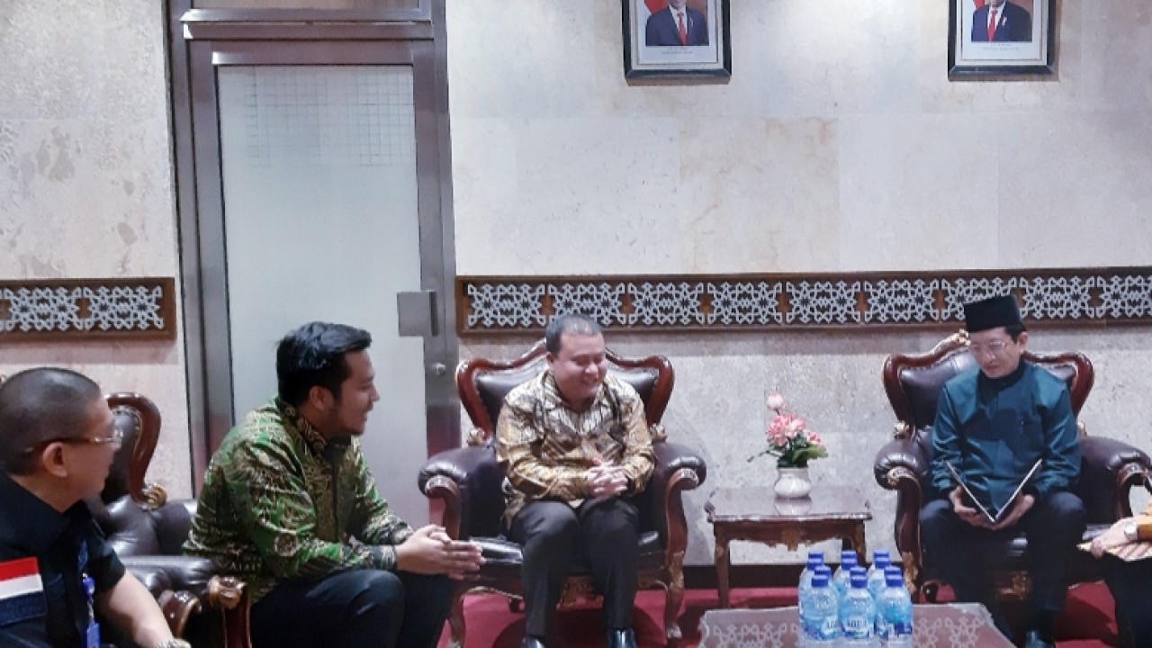 Imam Besar Masjid Istiqlal Nasaruddin Umar bersama Direktur Keuangan Nusantara TV Dimpos Giarto Valentino, Direktur Perencanaan Nusantara TV Tommy William dan Romo Asun/Nusantaratv.com