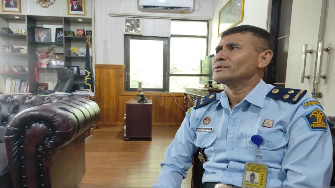 Kepala Bidang Inteldakim Divisi Keimigrasian Kanwil Kemenkumham NTT Christian Penna. ANTARA/Kornelis Kaha.