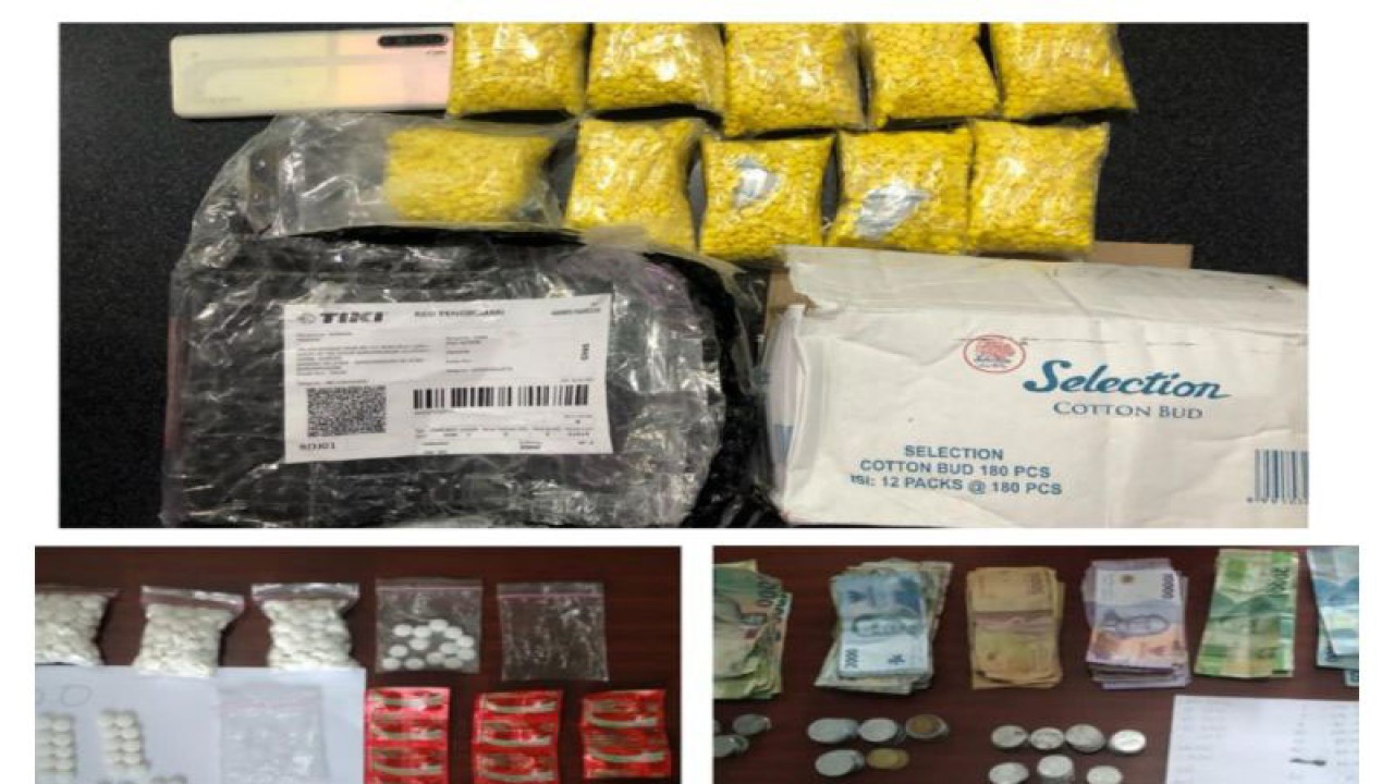 Barang bukti puluhan ribu obat terlarang disita Ditresnarkoba Polda Kalsel. (ANTARA/Firman)