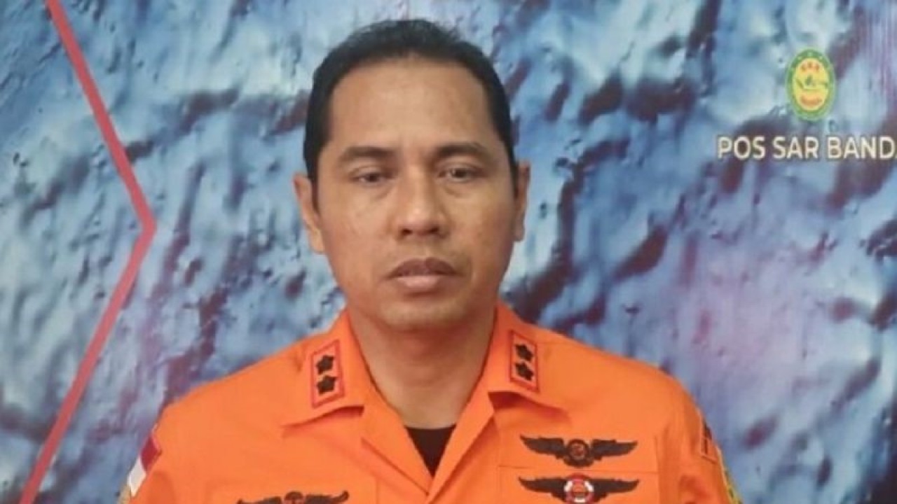 Kepala Kantor Pencarian dan Pertolongan Kelas A Basarnas Ambon Mustari mengatakan operasi SAR mencari satu nelayan Banda ditemukan meninggal dunia. (6/3) (ANTARA/daniel/)