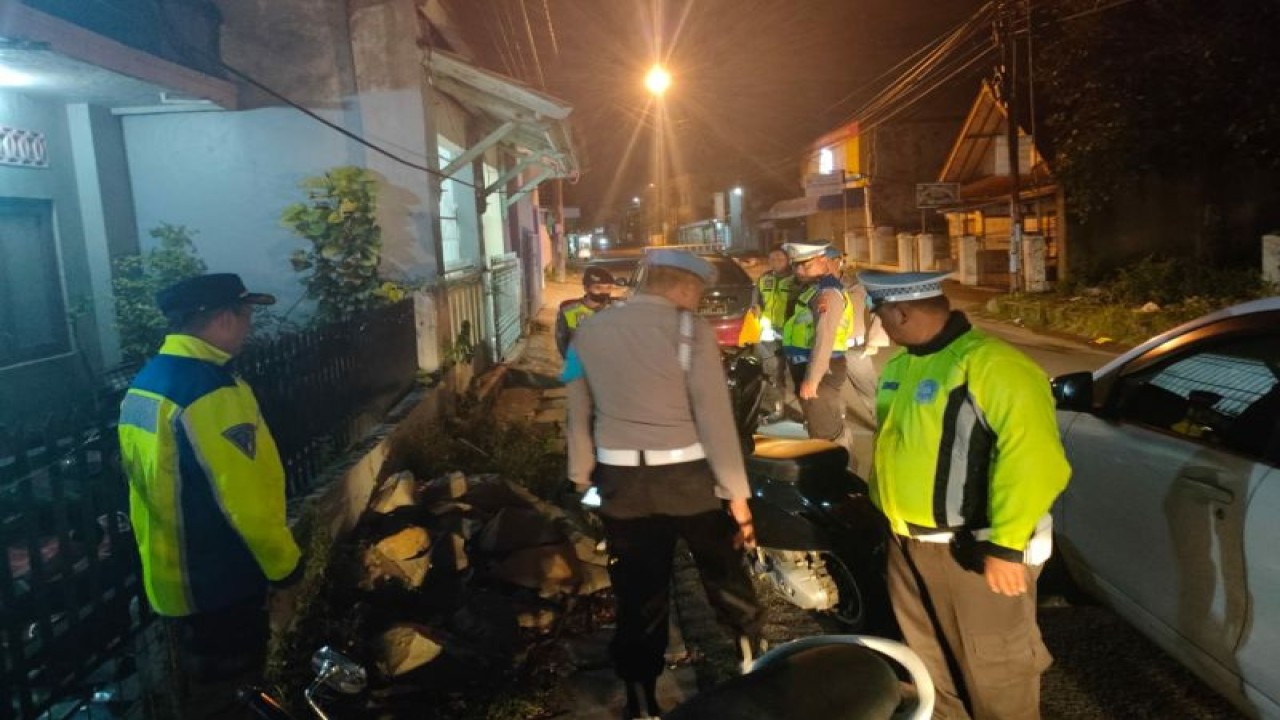Patroli polisi cegah kejahatan jalanan. ANTARA/HO-Polres Karawang.