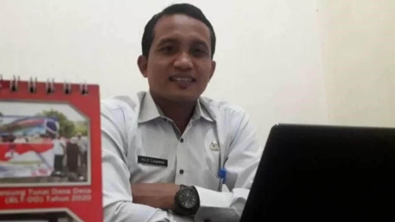 Analis Ahli Muda Bagian Kesejahteraan Sosial Sekretariat Daerah Kabupaten Bangka Barat Agus Sunawan. (ANTARA/ Donatus Dasapurna)
